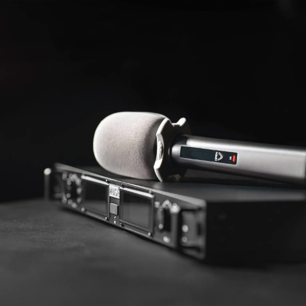 u700-mic-1 U700 UHF無線麥克風